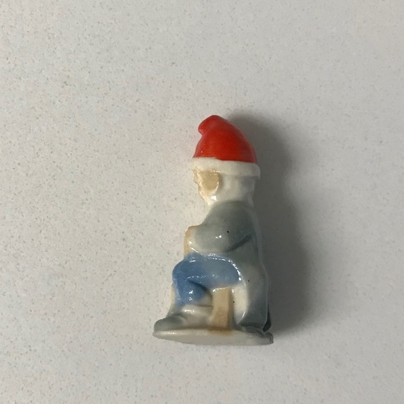 Vintage Wade Of Ireland Lucky Leprechaun Cobbler Gnome Whimsies 1950s -60s 1 pc - Picture 8 of 11